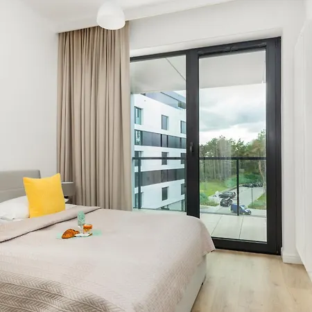 Shellter Seaside With Parking By Renters Apartment Rogowo (Gryfice)