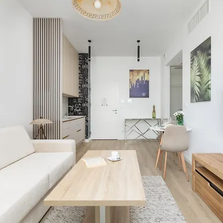 Shellter Seaside With Parking By Renters Apartment